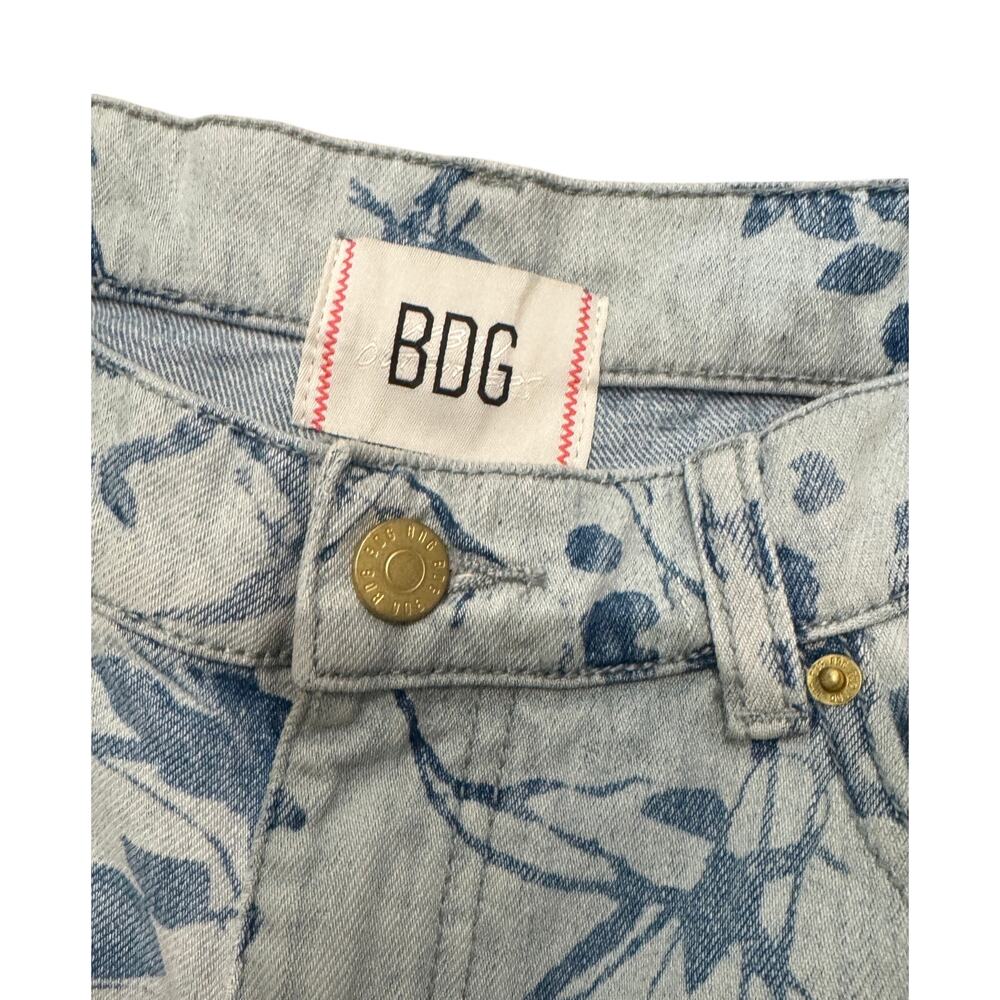 MSRP: $99 | ✨ Urban Outfitters BDG Low & Wide Floral Jeans – Size 30 ✨ - Picture 4 of 7